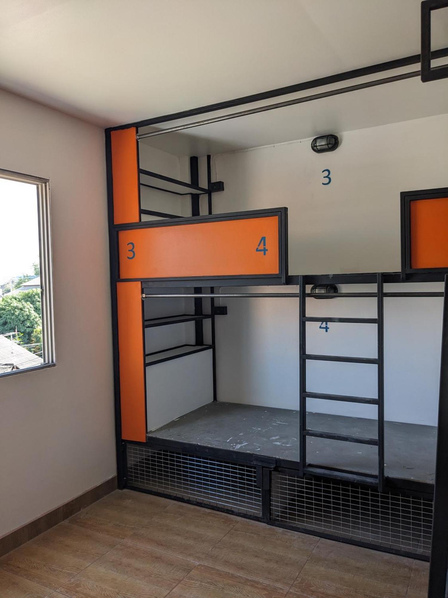Revolution Chiang Mai - Old Town Hostel Εξωτερικό φωτογραφία
