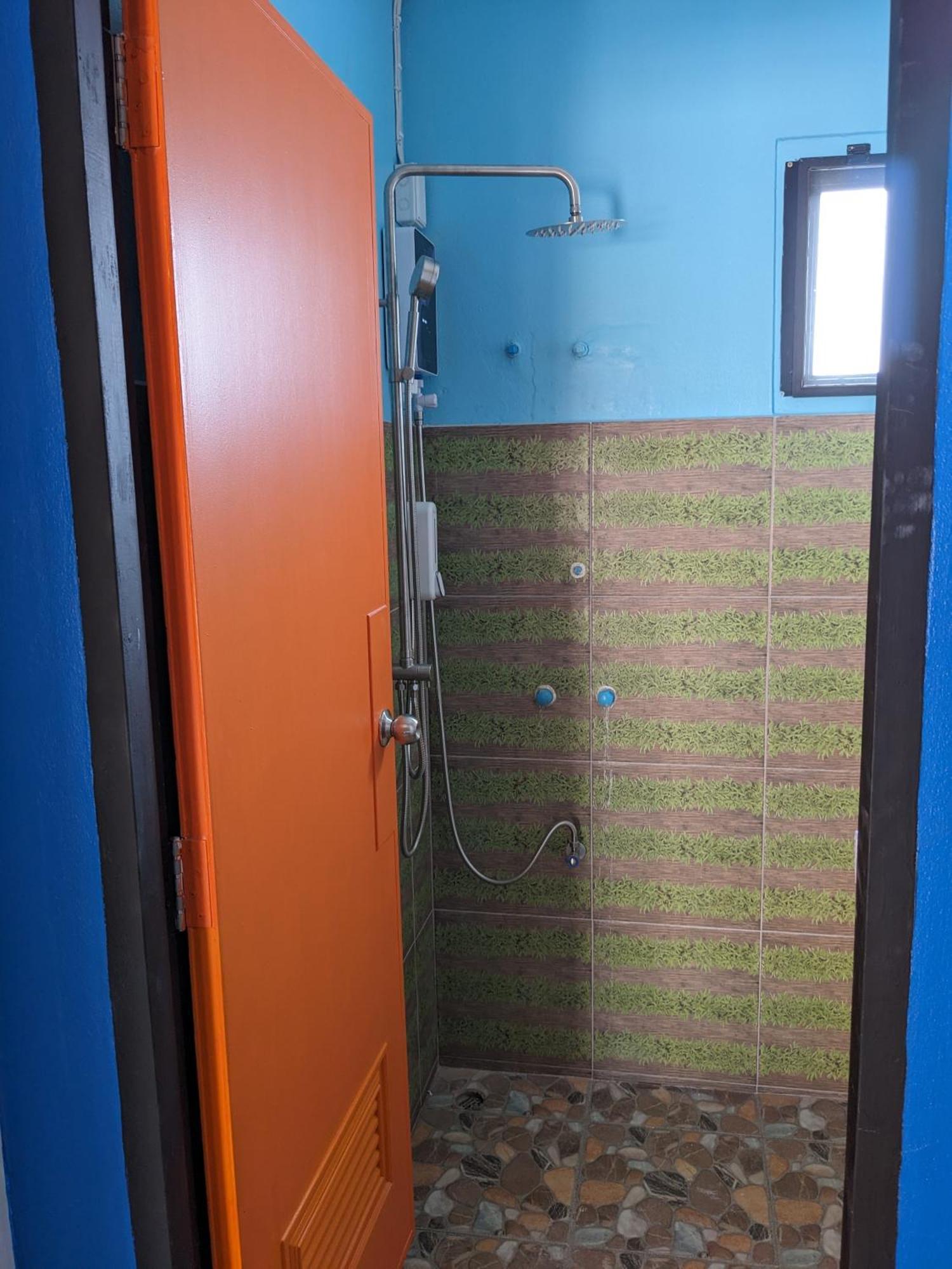Revolution Chiang Mai - Old Town Hostel Εξωτερικό φωτογραφία
