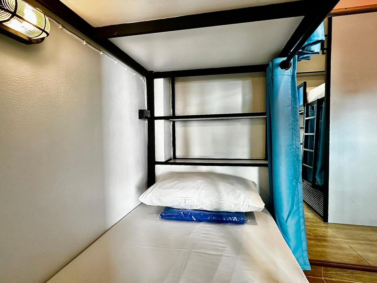 Revolution Chiang Mai - Old Town Hostel Εξωτερικό φωτογραφία