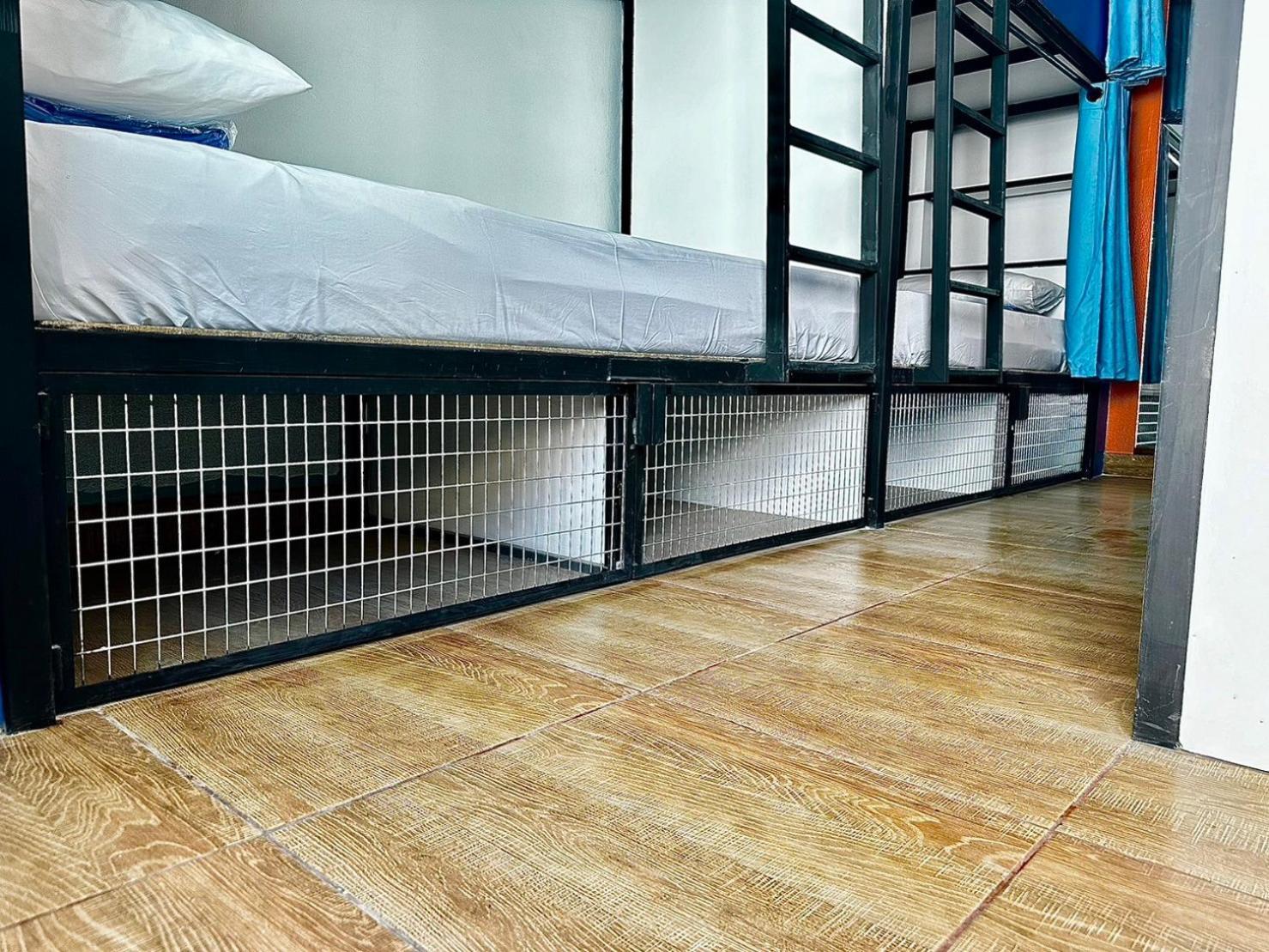 Revolution Chiang Mai - Old Town Hostel Εξωτερικό φωτογραφία